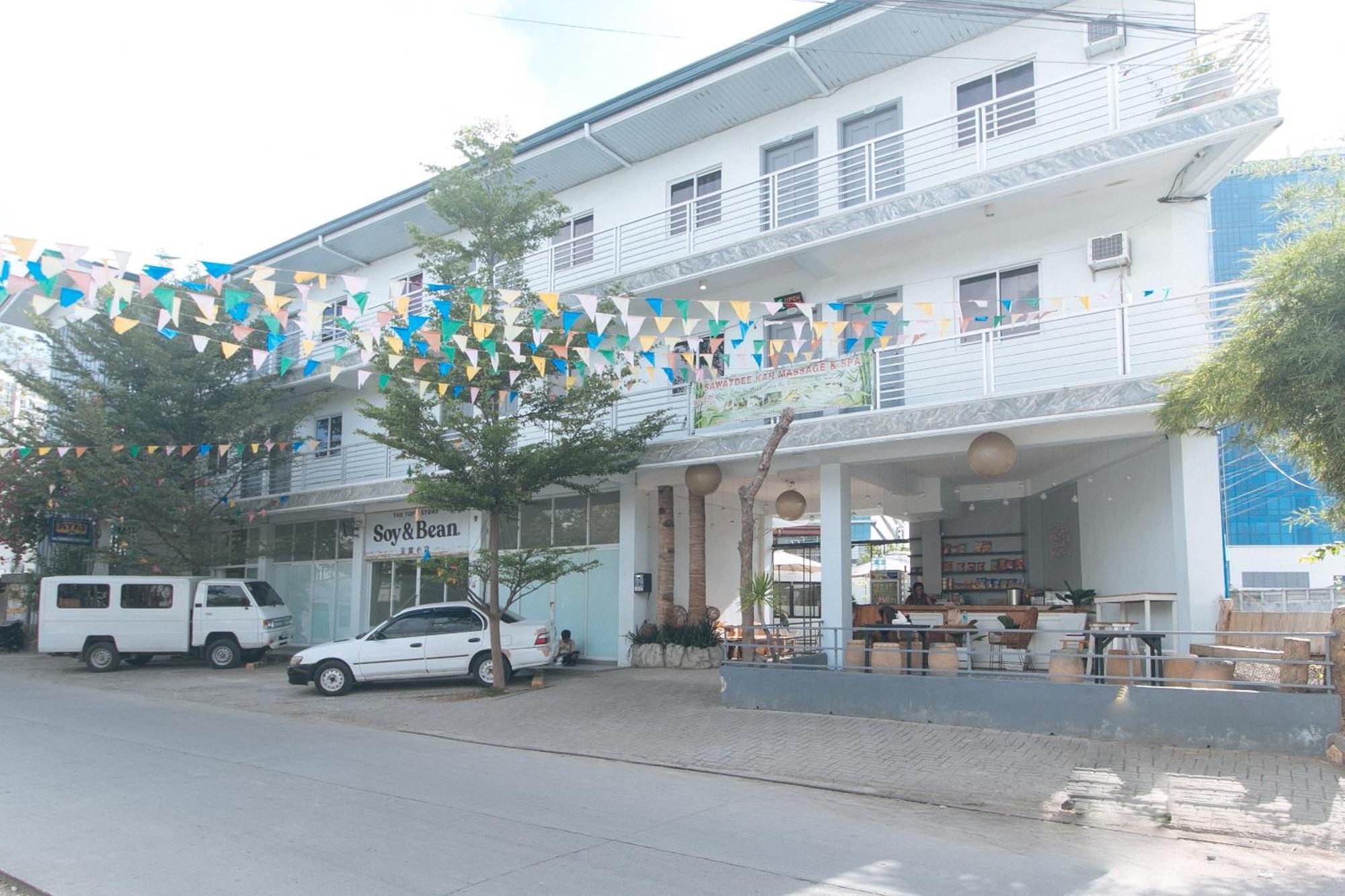 Reddoorz At Fat J Apartelle Mactan Cebu Buitenkant foto
